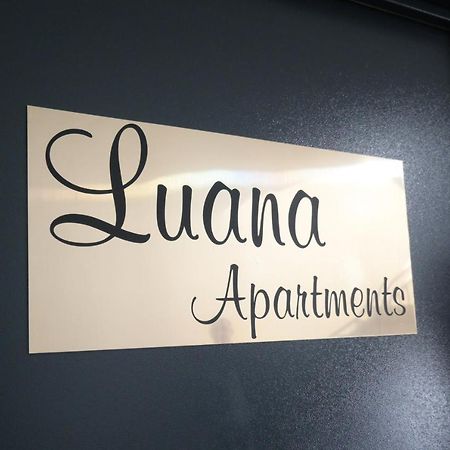Luana Airport Apartments #4 Otopeni Luaran gambar