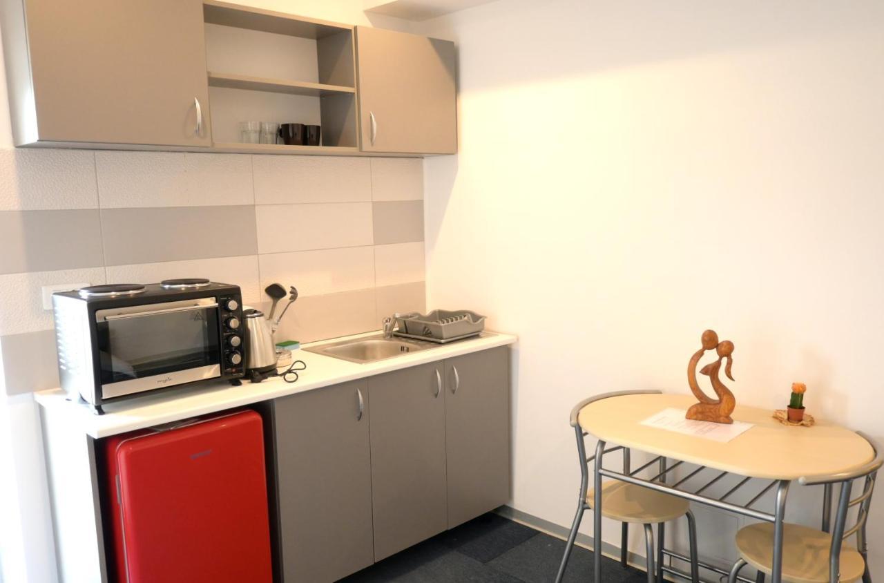 Luana Airport Apartments #4 Otopeni Luaran gambar