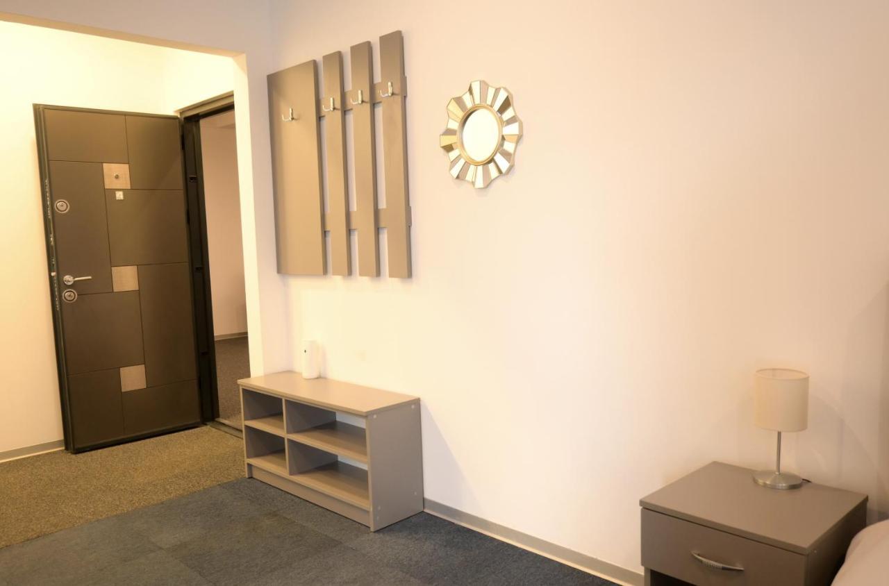 Luana Airport Apartments #4 Otopeni Luaran gambar