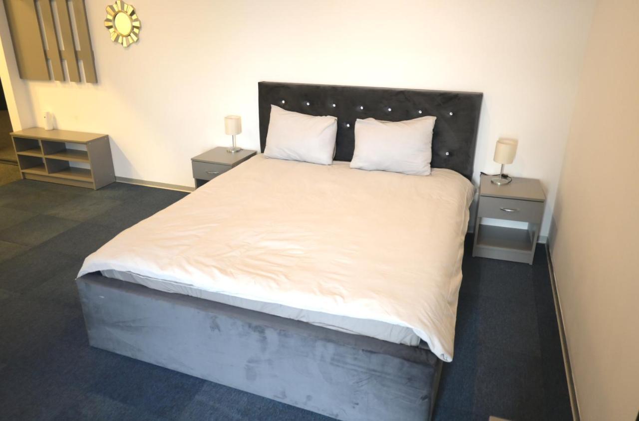 Luana Airport Apartments #4 Otopeni Luaran gambar