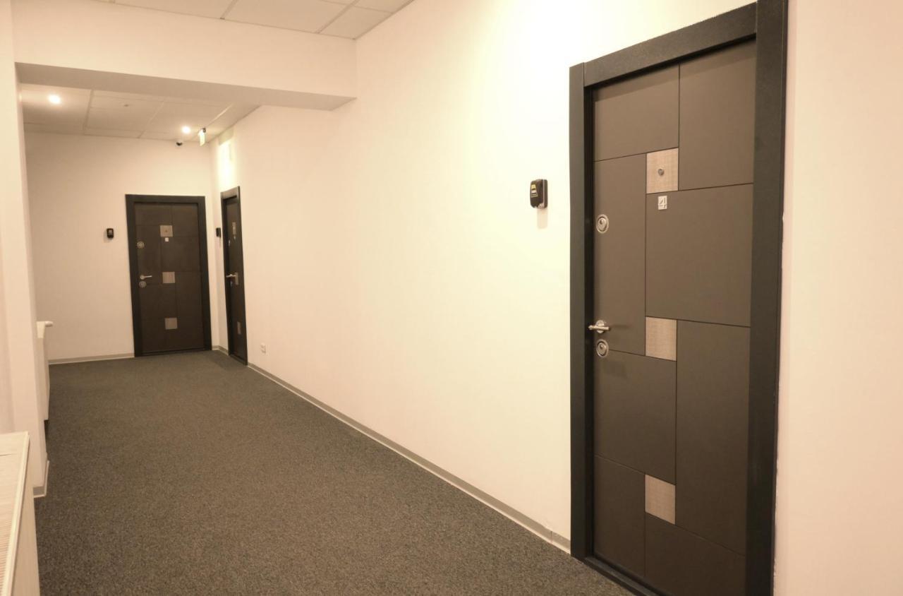 Luana Airport Apartments #4 Otopeni Luaran gambar